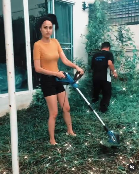 ขวัญ อุษามณี โชว์ตัดหญ้า ทำอึ้ง!! ทั้งโซเชียล