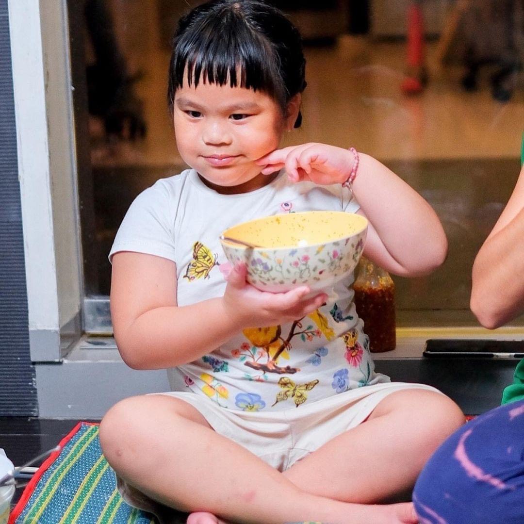 เอ็นดู ออเกรซ ลูกสาว เปิ้ล นาคร-จูน กับเมนูหมูกะทะสุดฟิน! เอ็นดู ออเกรซ ลูกสาว เปิ้ล นาคร-จูน กับเมนูหมูกะทะสุดฟิน!