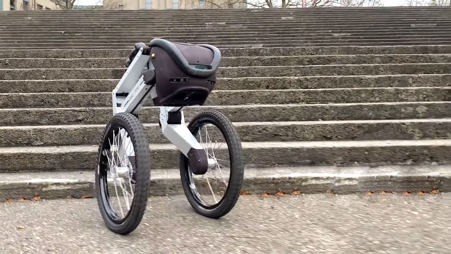 หุ่นยนต์รปภ. วิบาก ไปทุกที่ พร้อมทุกทาง หุ่นยนต์รปภ. วิบาก ไปทุกที่ พร้อมทุกทาง