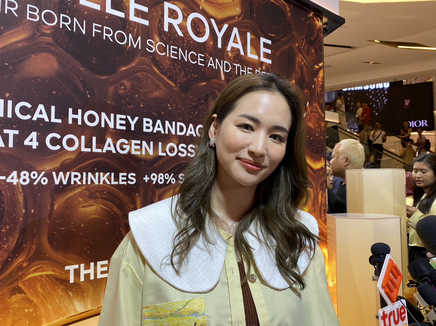 “ต่าย ชุติมา” ยืนยันแค่เพื่อน หลังลงรูปติดไหล่ชายหนุ่มปริศนา “ต่าย ชุติมา” ยืนยันแค่เพื่อน หลังลงรูปติดไหล่ชายหนุ่มปริศนา