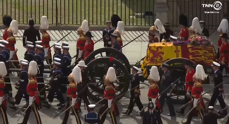 อัญเชิญหีบพระบรมศพ ควีนเอลิซาเบธที่ 2 จากมหาวิหารเวสต์มินสเตอร์สู่ประตูชัยเวลลิงตัน อัญเชิญหีบพระบรมศพ ควีนเอลิซาเบธที่ 2 จากมหาวิหารเวสต์มินสเตอร์สู่ประตูชัยเวลลิงตัน