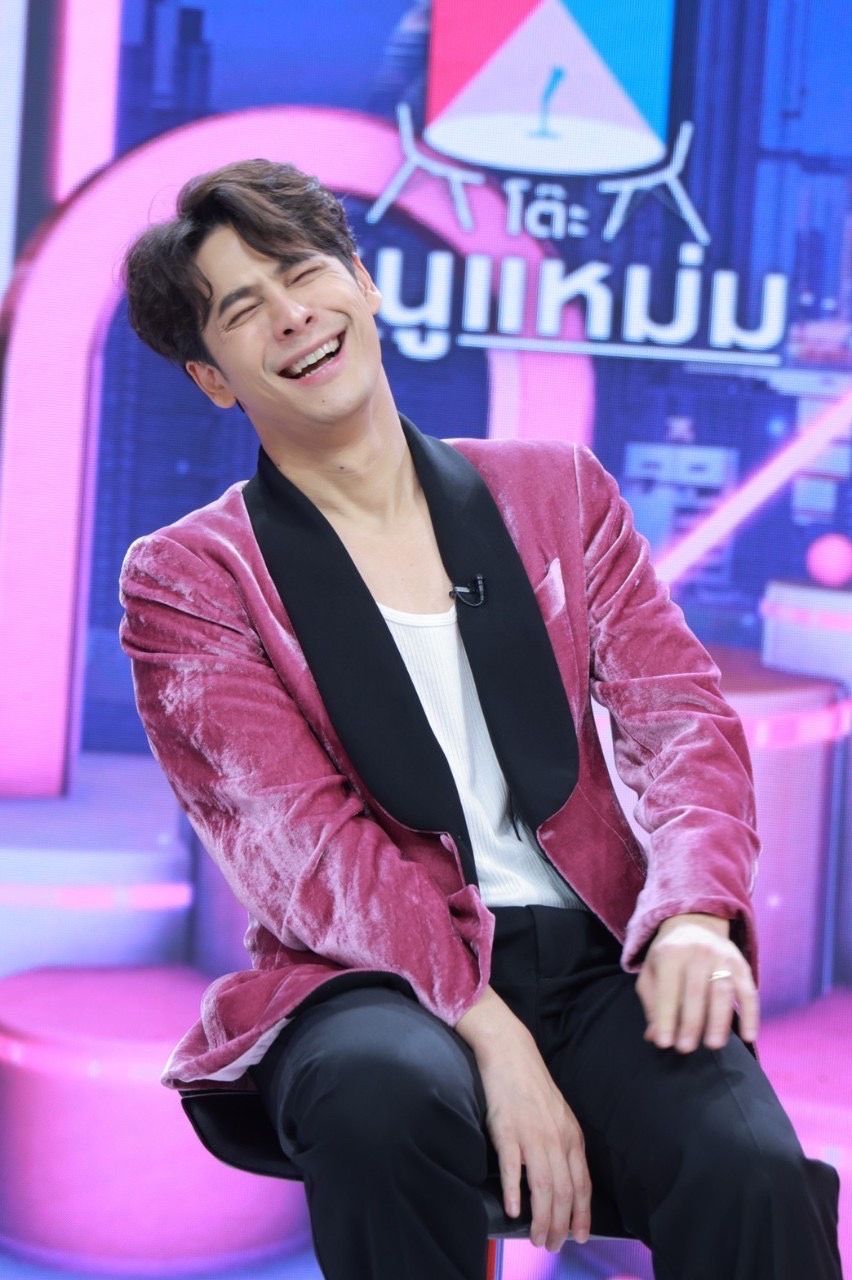 ซี ศิวัฒน์ ตอบชัดเรื่องเรื่องทายาท ปัดพาภรรยา เอมี่ ตั้งวงปาร์ตี้ทุกวัน ซี ศิวัฒน์ ตอบชัดเรื่องเรื่องทายาท ปัดพาภรรยา เอมี่ ตั้งวงปาร์ตี้ทุกวัน