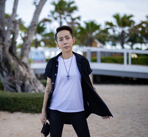 หนึ่ง บางปู ป้อนงาน ปลาคาร์ฟ เชิญยิ้ม ชวนถ่ายเอ็มวีเพลง ยิ้ม
