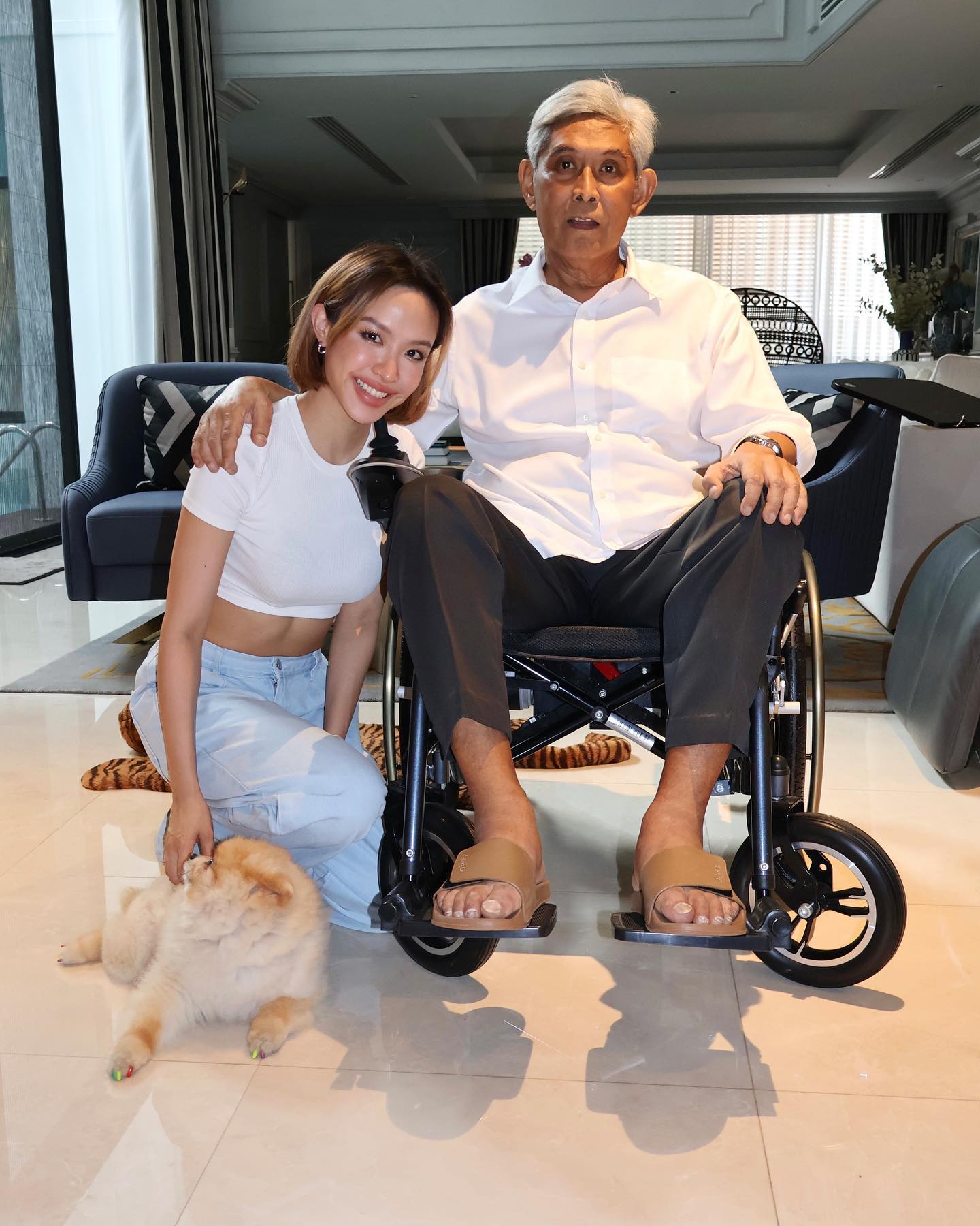 เพื่อนๆร่วมส่งกำลังใจ น้ำชา ชีรณัฐ แจ้งข่าวสูญเสียคุณพ่อ