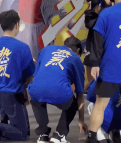 ไม่ต้องหักโหม!! แฟนๆ ห่วง ‘หวังอี้ป๋อ’ กลับมาโปรโมตหนังทั้งที่ยังไม่หายดี