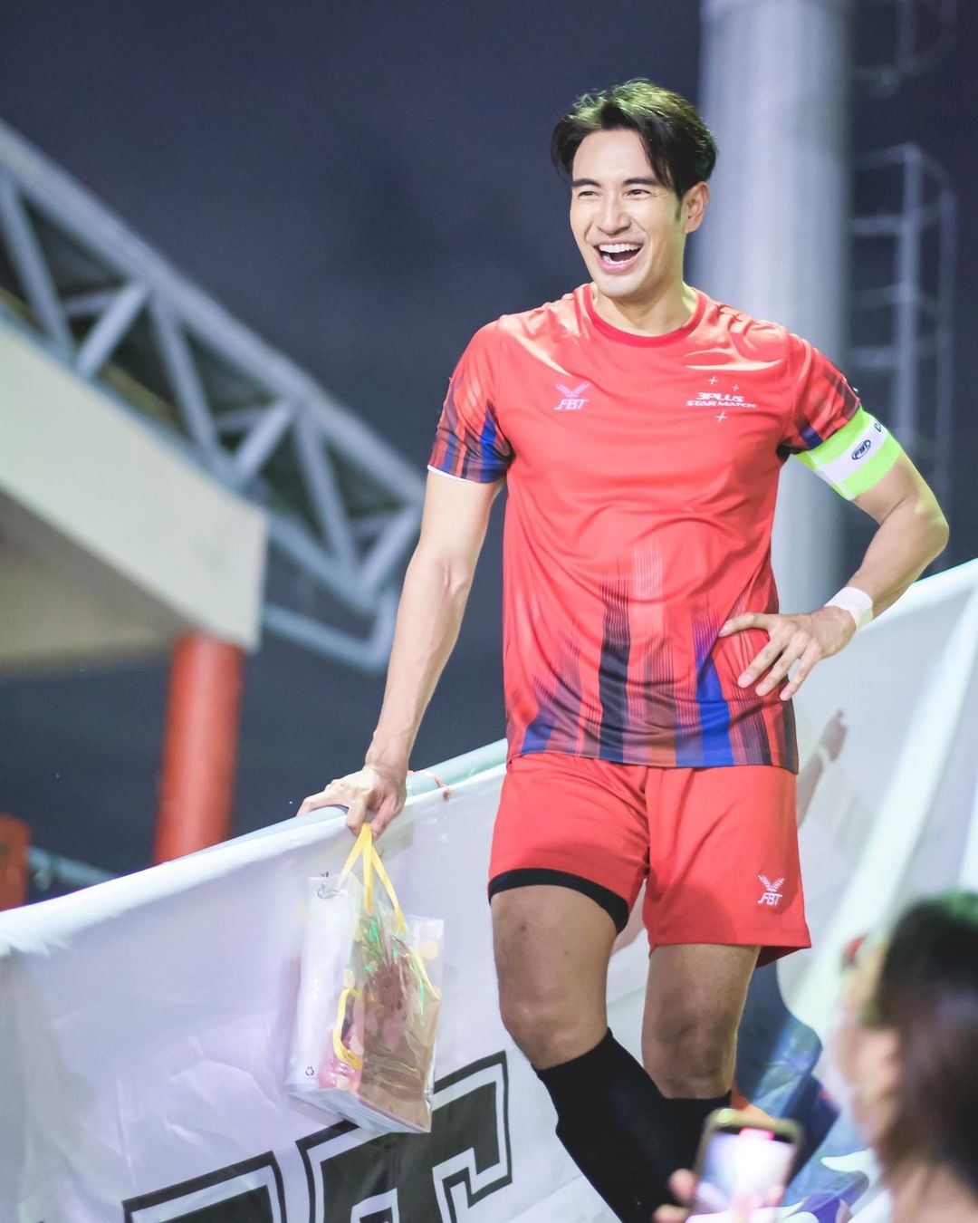 “เกรท-นิกกี้-ก้อย” ร่วมเฮ!! ‘โมร็อกโก’ ดวลจุดโทษชนะ ‘สเปน’ เข้ารอบ 8 ทีมฟุตบอลโลกครั้งแรก “เกรท-นิกกี้-ก้อย” ร่วมเฮ!! ‘โมร็อกโก’ ดวลจุดโทษชนะ ‘สเปน’ เข้ารอบ 8 ทีมฟุตบอลโลกครั้งแรก