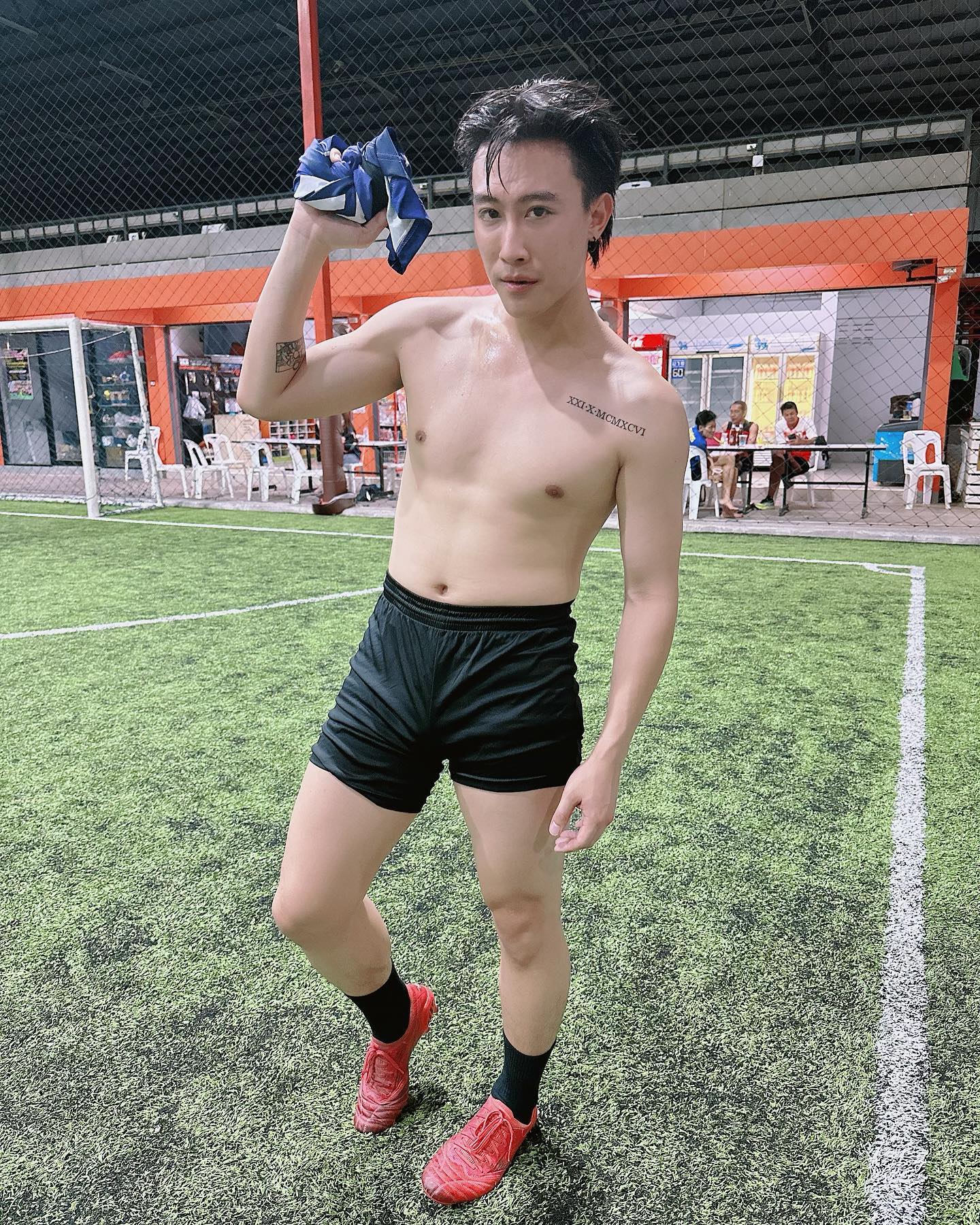 ป๊ายปาย ทุ่ม 7 หลักสร้างรีสอร์ทให้คุณแม่ ด้าน นุ๊ก ธนดล เผยความหมายของรอยสักสุดเท่