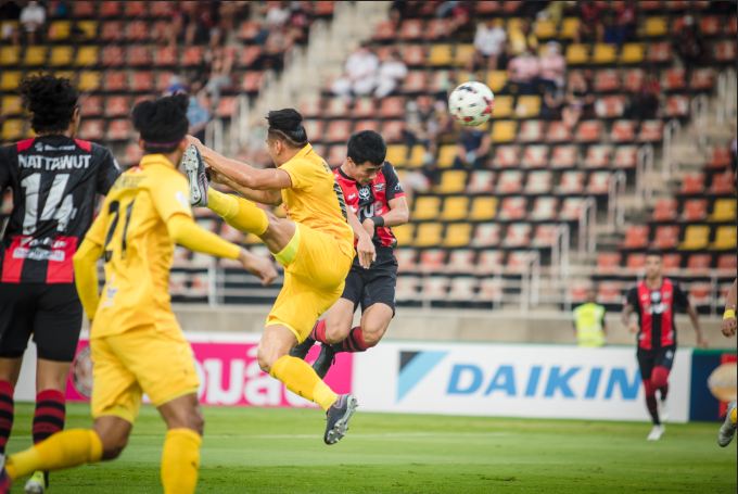 ช้างขาวเตรียมกลับบ้านเก่า! 'ทรูบียู' ร้อนแรงรัวถล่ม 'ตราด' 5-0