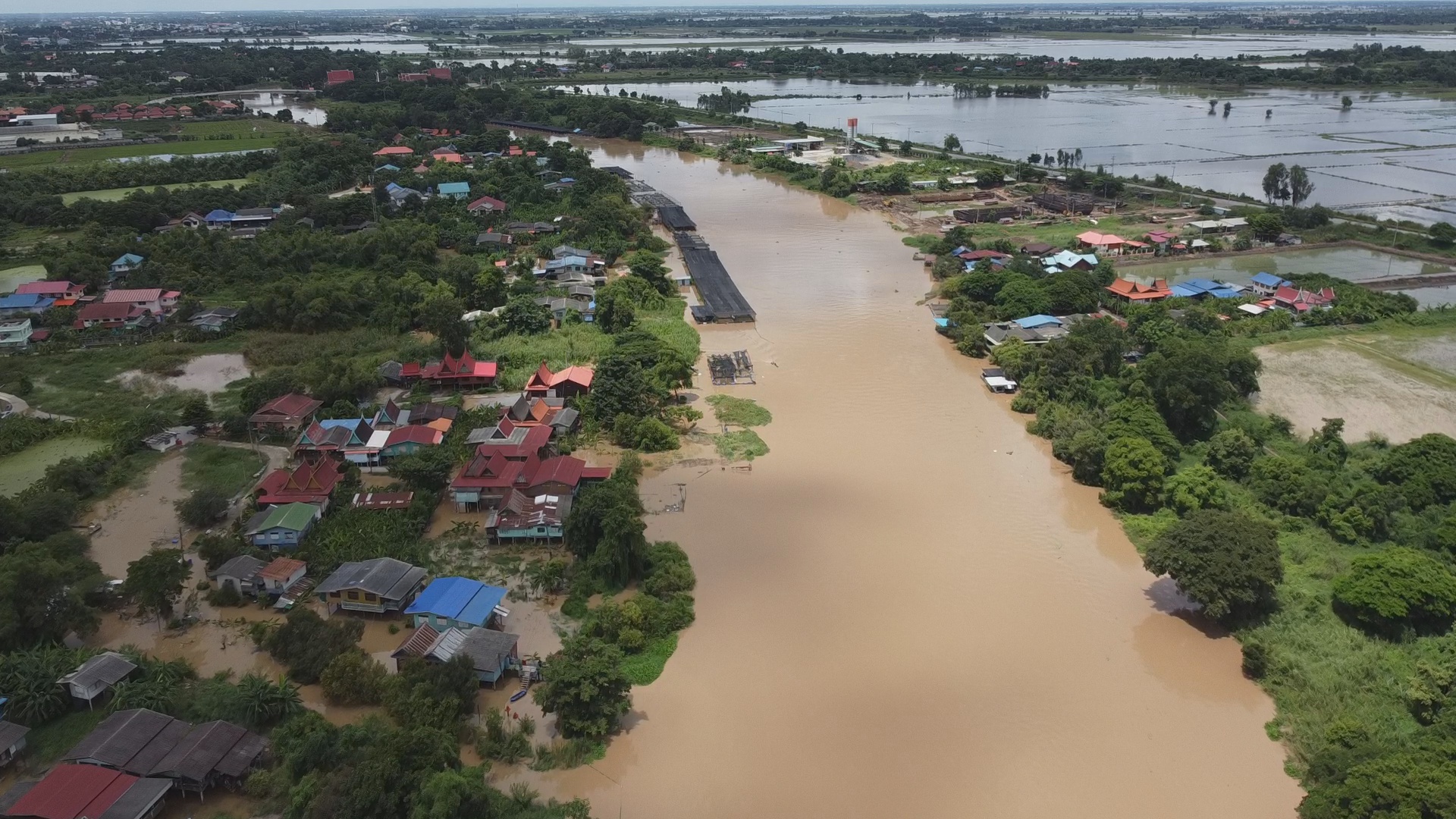 ชาวบางบาลน้ำท่วม หวั่นซ้ำรอยปี 54 หลังเขื่อนเจ้าพระยาระบายน้ำเพิ่ม