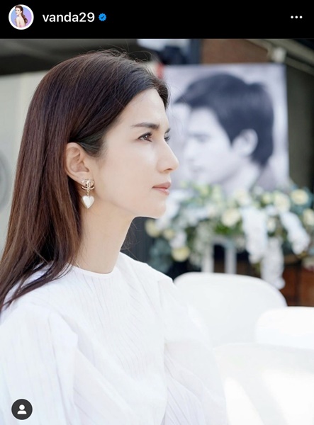 โบว์ แวนด้า และน้องมะลิ ทำบุญ 6 ปี การจากไปของ “ปอ ทฤษฎี” โบว์ แวนด้า และน้องมะลิ ทำบุญ 6 ปี การจากไปของ “ปอ ทฤษฎี”