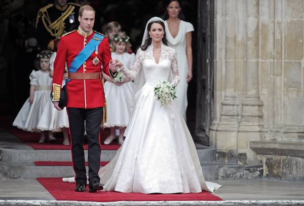 ‘เจ้าชายวิลเลียม - เคท’ ฉลองเสกสมรสครบ 10 ปี รักหวานแน่นแฟ้นไม่เปลี่ยน ‘เจ้าชายวิลเลียม - เคท’ ฉลองเสกสมรสครบ 10 ปี รักหวานแน่นแฟ้นไม่เปลี่ยน