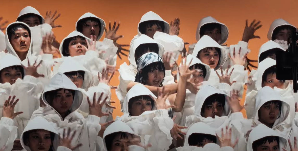 เปิดคลิปเบื้องหลัง ก่อนจะเป็น MV เพลง ROCKSTAR ของ “ลิซ่า” BLACKPINK เปิดคลิปเบื้องหลัง ก่อนจะเป็น MV เพลง ROCKSTAR ของ “ลิซ่า” BLACKPINK