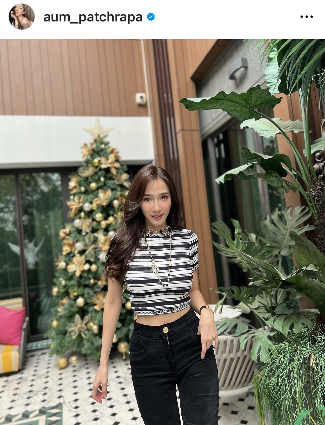 อั้ม พัชราภา ไหว้พระแก้ปีชง กับเพื่อนๆ ด้านแฟนคลับห่วงใย โพสต์เนื้อเพลงเศร้า หลังโสด