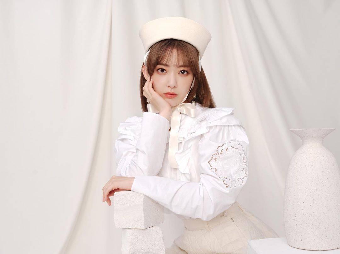 มิยาวากิ ซากุระ ออกจากเอเยนซี่ที่ญี่ปุ่นอย่างเป็นทางการ ส่วน เกิร์ล กรุ๊ป Lovelyz ยุบวงแล้ว