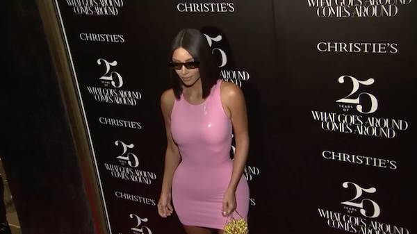 เจ็บฝังใจ!! “คิม คาร์ดาเชียน” โดนสื่อแซวหุ่นตอนท้องว่าเหมือนปลาวาฬ เจ็บฝังใจ!! “คิม คาร์ดาเชียน” โดนสื่อแซวหุ่นตอนท้องว่าเหมือนปลาวาฬ