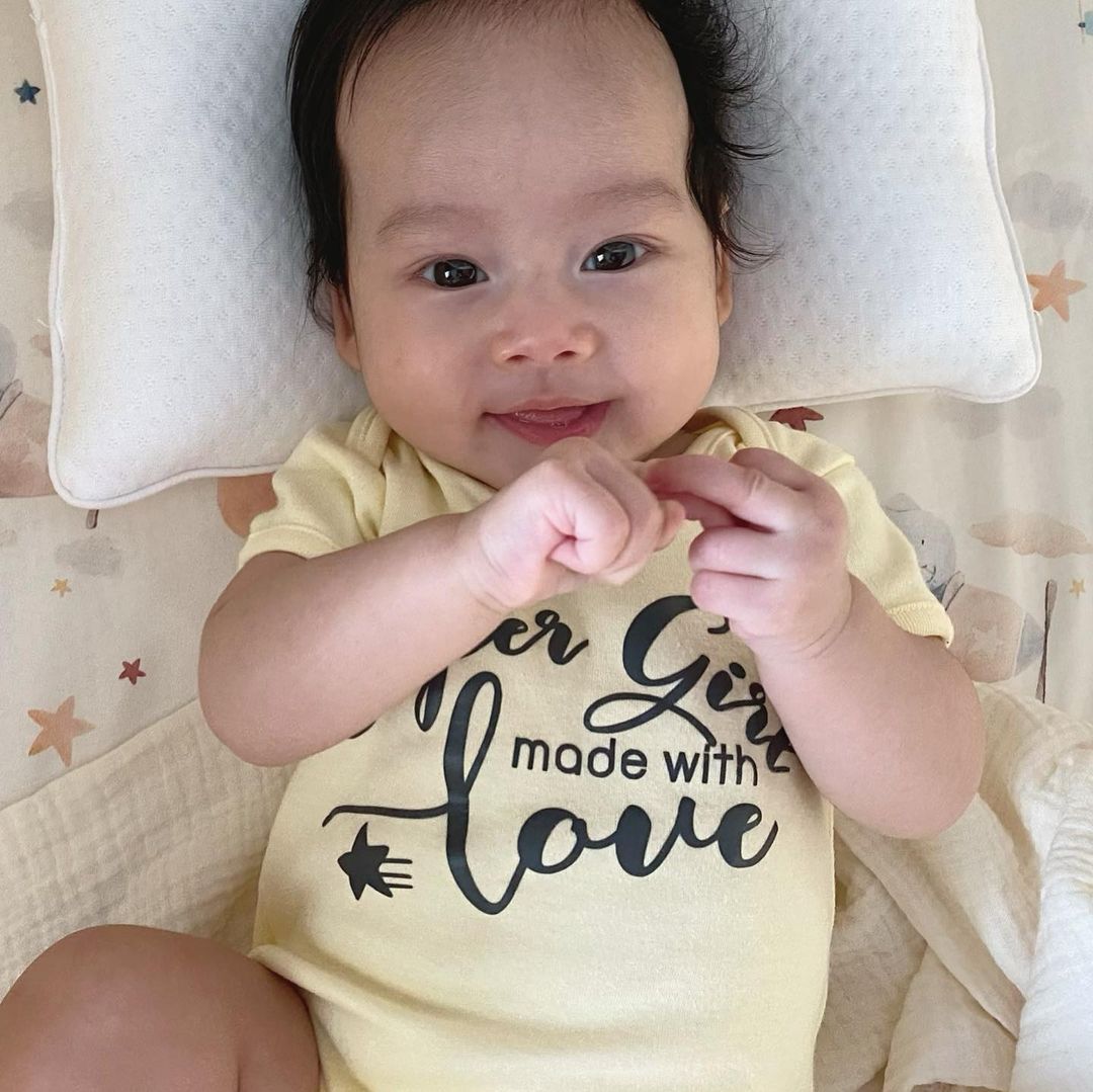 4 โมเมนต์คนบันเทิง กับบทบาทหน้าที่ คุณแม่ ปีแรก 4 โมเมนต์คนบันเทิง กับบทบาทหน้าที่ คุณแม่ ปีแรก