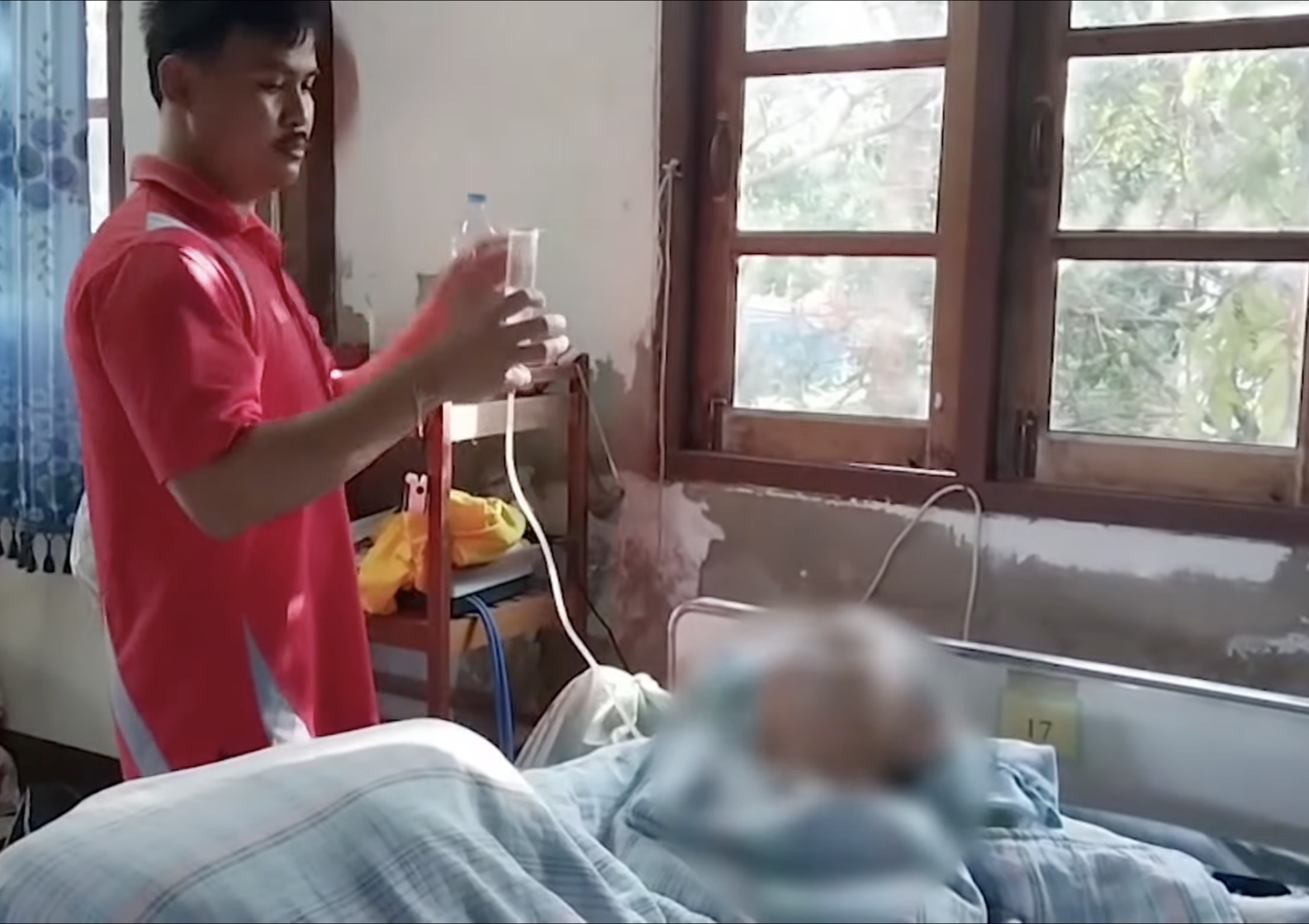 ยกย่อง ครูสุภัทร์ พ่อพิมพ์ยอดกตัญญู ยกย่อง ครูสุภัทร์ พ่อพิมพ์ยอดกตัญญู