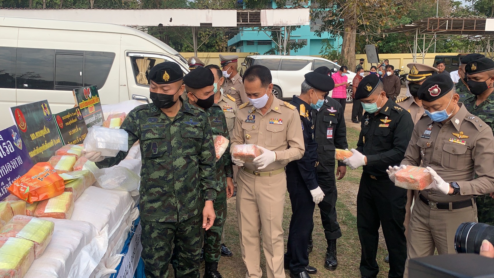 หนองคาย! ชายแดนน้ำโขงน่าห่วง-จับบิ๊กล็อตไอซ์ 1 ตัน หนองคาย! ชายแดนน้ำโขงน่าห่วง-จับบิ๊กล็อตไอซ์ 1 ตัน