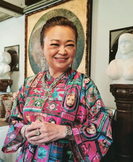 ส่องสร้อยคอ 1,300 ล้าน! ไฮโซสุมณี ให้ เจนนิเฟอร์ คิ้ม ยืมใส่ 