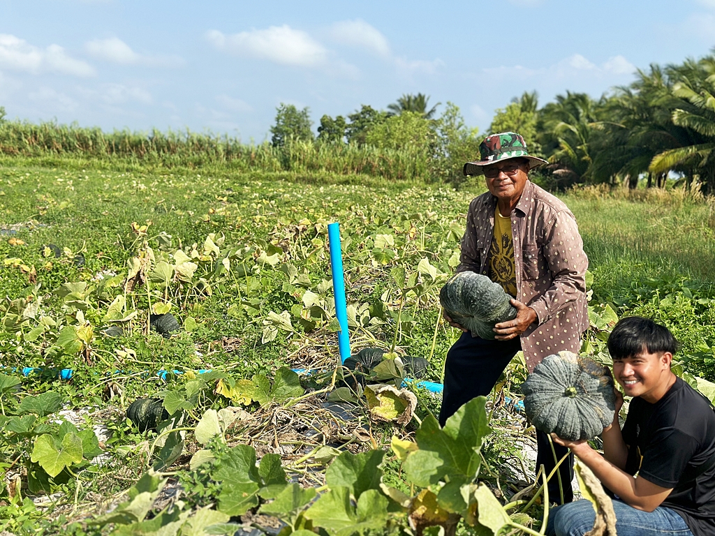 ซีพีเอฟ เดินหน้า “โครงการปันน้ำปุ๋ยสู่เกษตรกร” หนุนใช้น้ำอย่างรู้คุณค่า ซีพีเอฟ เดินหน้า “โครงการปันน้ำปุ๋ยสู่เกษตรกร” หนุนใช้น้ำอย่างรู้คุณค่า