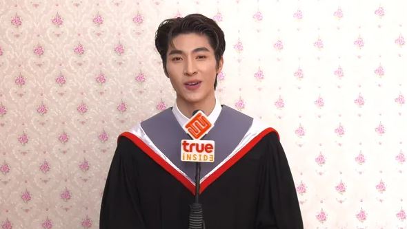 เดียร์น่า โพสต์ยินดี น้องบลู เรียนจบเป็นบัณฑิตป้ายแดง
