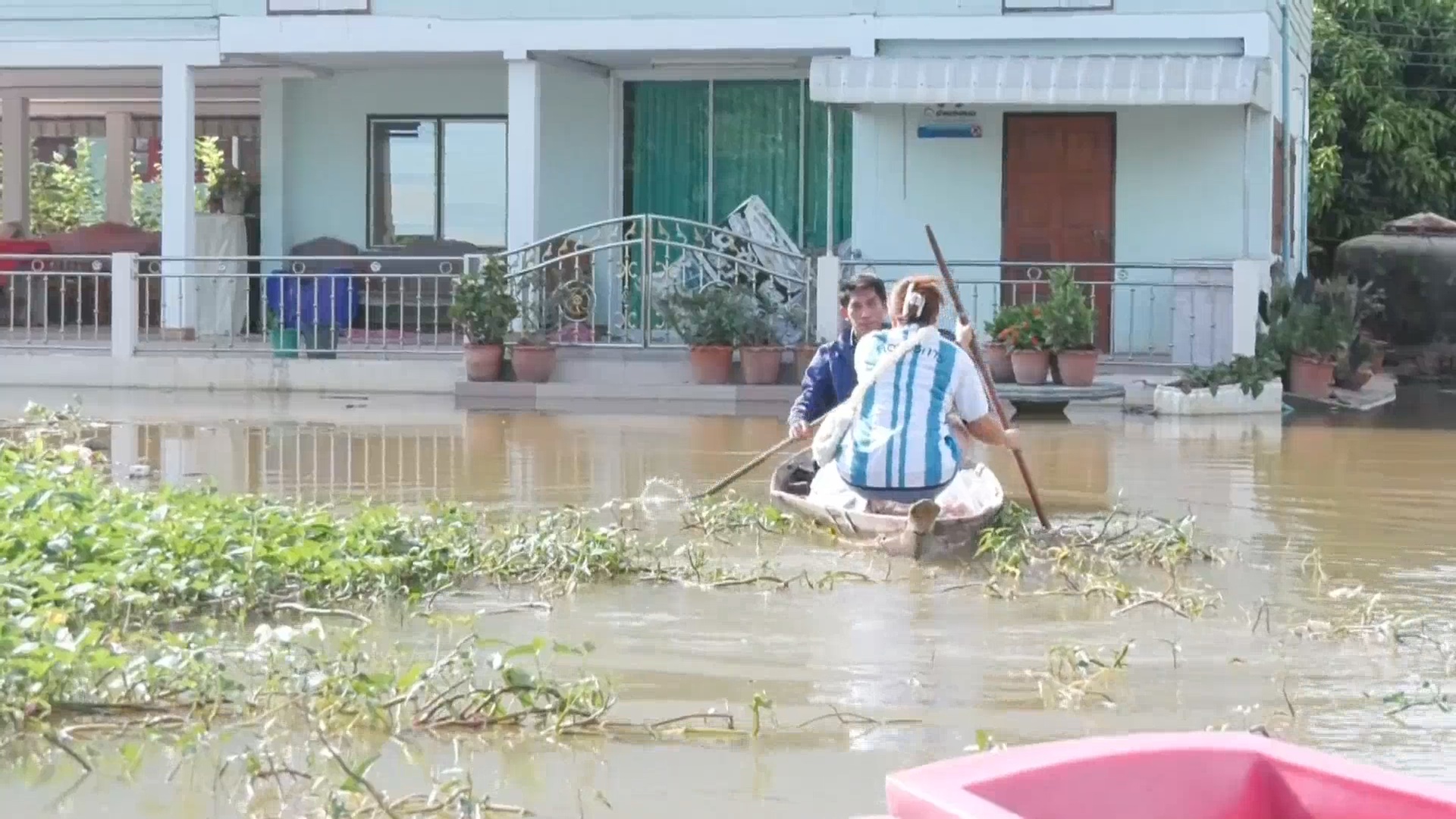 พิจิตรอ่วม! แม่น้ำยม-น่าน เอ่อท่วมบ้านเรือน เดือดร้อน 12 อำเภอ พิจิตรอ่วม! แม่น้ำยม-น่าน เอ่อท่วมบ้านเรือน เดือดร้อน 12 อำเภอ