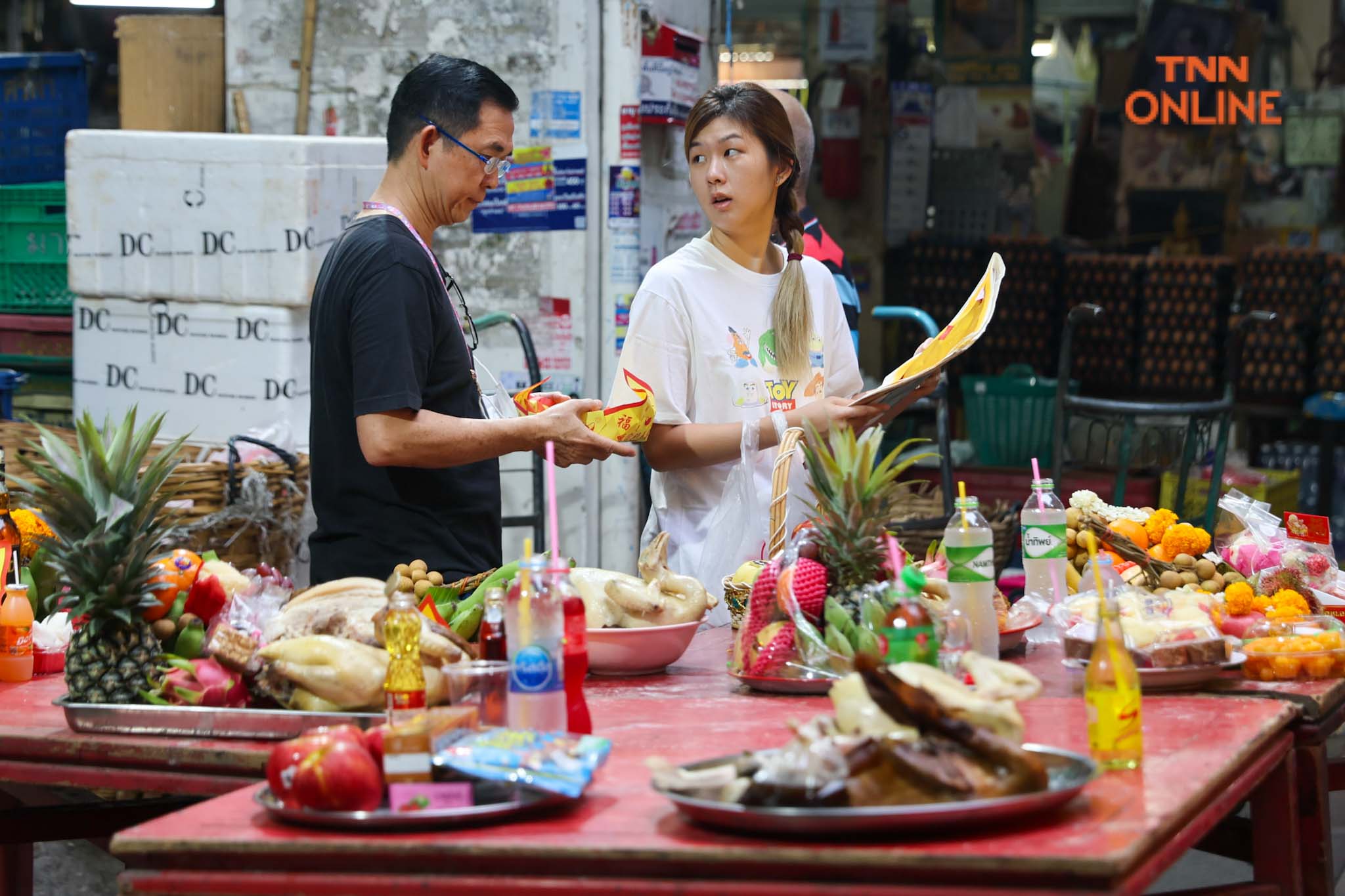 เริ่มไหว้แต่เช้า “วันสารทจีน” ชาวไทยเชื้อสายจีนไหว้สิ่งศักดิ์สิทธิ์ประจำตลาด เริ่มไหว้แต่เช้า “วันสารทจีน” ชาวไทยเชื้อสายจีนไหว้สิ่งศักดิ์สิทธิ์ประจำตลาด