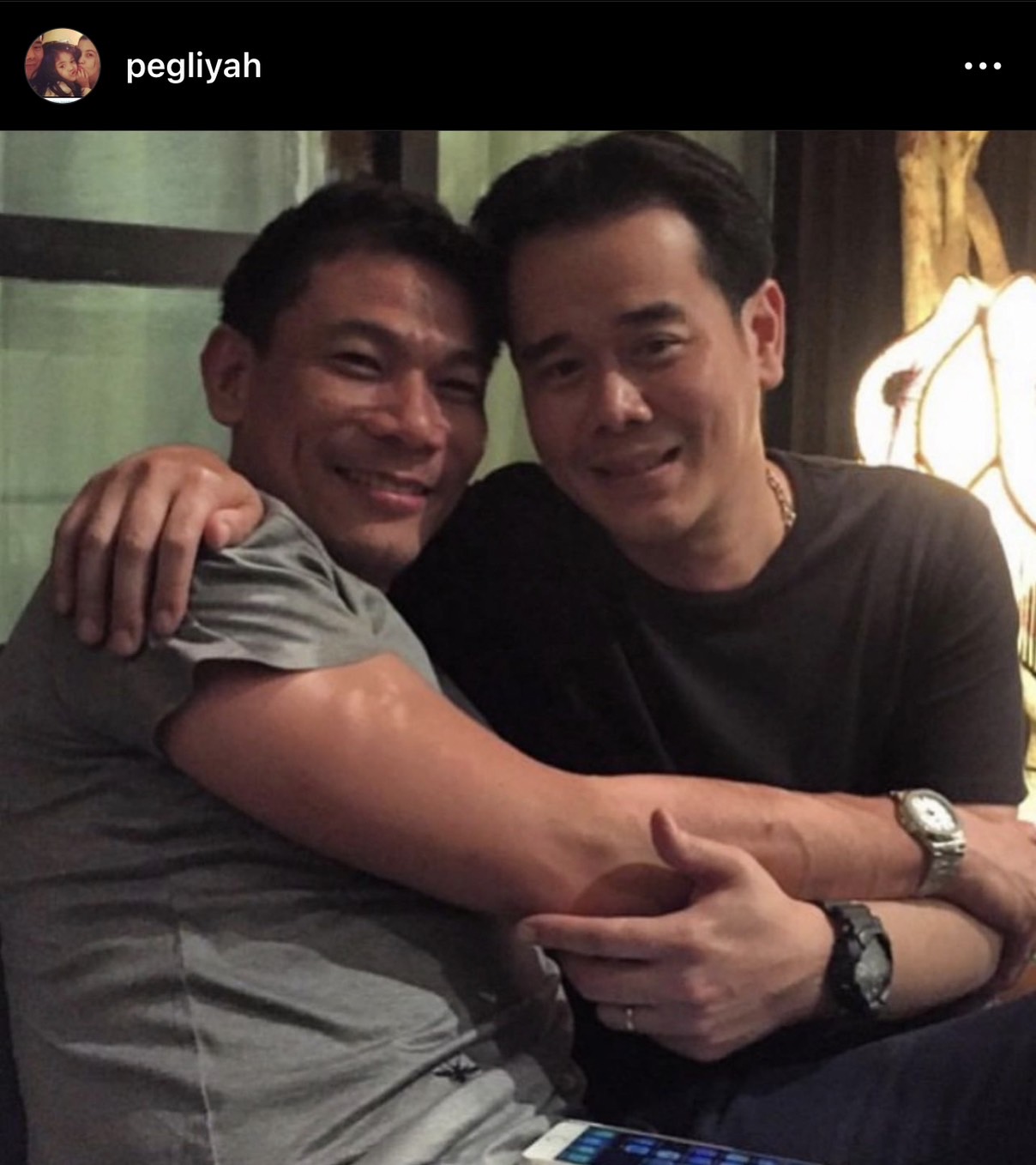 เพื่อนสนิท-คนบันเทิง ร่วมไว้อาลัย เอ๋ ชนม์สวัสดิ์ เสียชีวิตในวัย 55 ปีหลังเกิดภาวะ ฮีทสโตรก เพื่อนสนิท-คนบันเทิง ร่วมไว้อาลัย เอ๋ ชนม์สวัสดิ์ เสียชีวิตในวัย 55 ปีหลังเกิดภาวะ ฮีทสโตรก