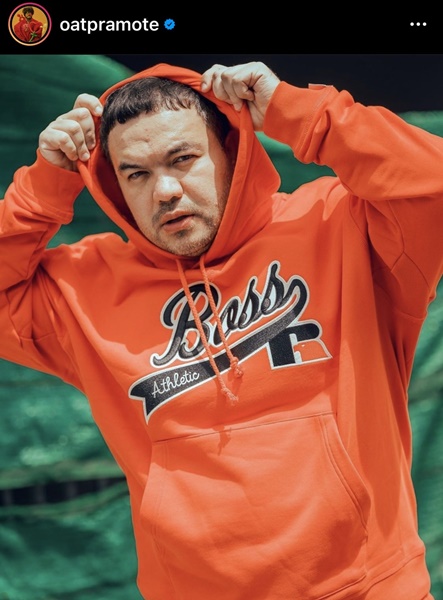 โอ๊ต-ดีเจอาร์ต นำทีม กลุ่มสตรีมเมอร์เกม ร้องปอท. โอ๊ต-ดีเจอาร์ต นำทีม กลุ่มสตรีมเมอร์เกม ร้องปอท.