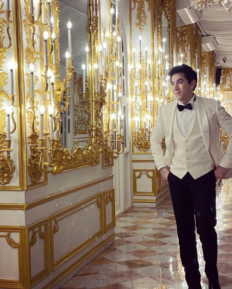 'แซม ยุรนันท์' อายุ58ปี แต่ยังหล่อแซ่บ หุ่นเฟิร์ม จนต้องขยี้ตา	