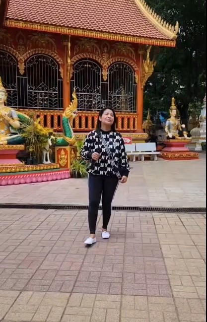 ขอเจ้าอาวาสแล้ว ตั๊ก ศิริพร ทำทุกอย่างถูกต้องก่อนร้องเพลงแก้บน