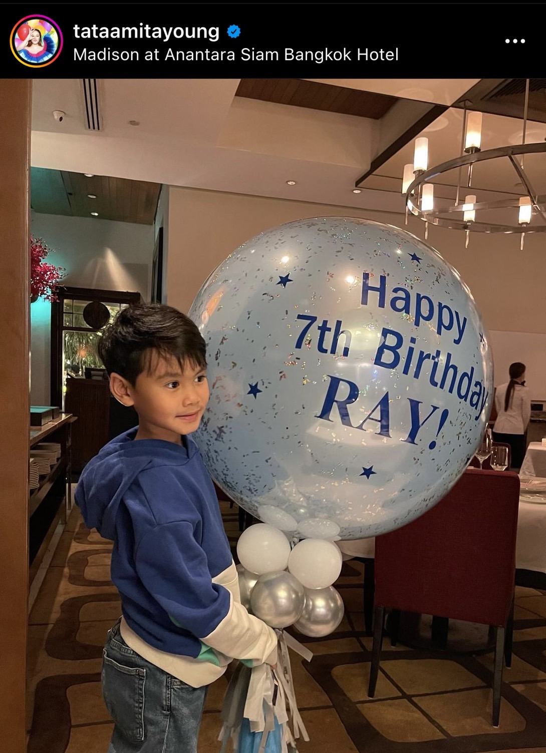 ภาพอบอุ่น!ภาพอบอุ่น! ทาทา ยัง ร่วมเฟรมอดีตสามี หมอฉัตรอดุลย์หลังร่วมวันเกิดลูกชาย ภาพอบอุ่น!ภาพอบอุ่น! ทาทา ยัง ร่วมเฟรมอดีตสามี หมอฉัตรอดุลย์หลังร่วมวันเกิดลูกชาย