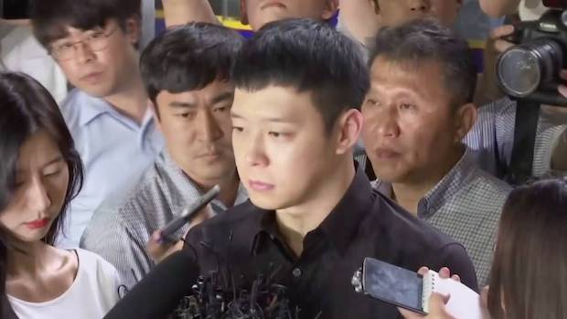 ห้ามมีผลงานบันเทิง!! ศาลแบน “พัคยูชอน” ออกทีวี - ปล่อยงานใหม่ ห้ามมีผลงานบันเทิง!! ศาลแบน “พัคยูชอน” ออกทีวี - ปล่อยงานใหม่