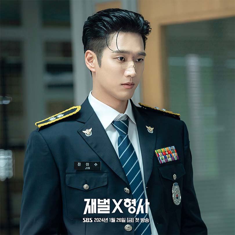 'อันโบฮยอน' พระเอกหนุ่มที่มักมาพร้อมลุคหนุ่มเครื่องแบบที่แสนจะเท่