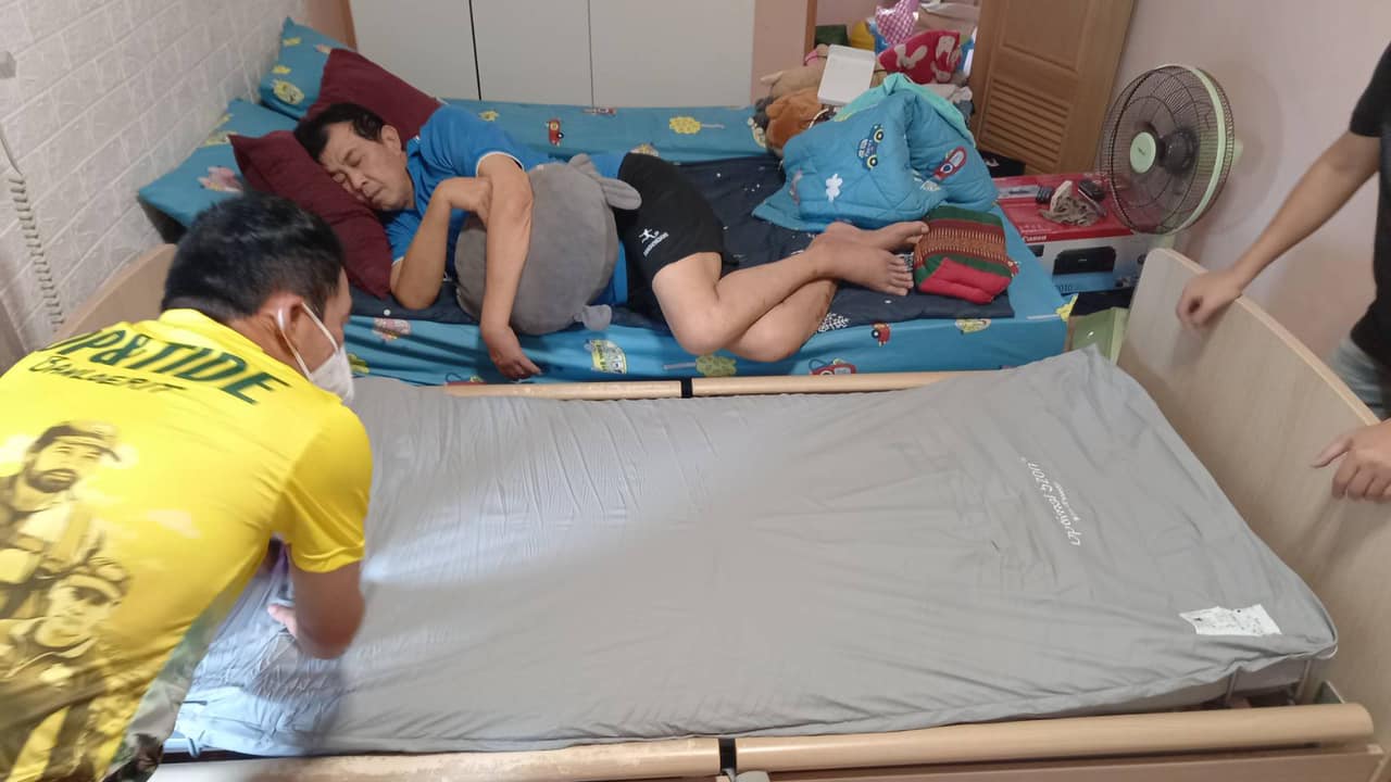 อดีตพระเอก อุเทน บุญยงค์ ล้มป่วย!! บิณฑ์ รุดช่วยเหลือ