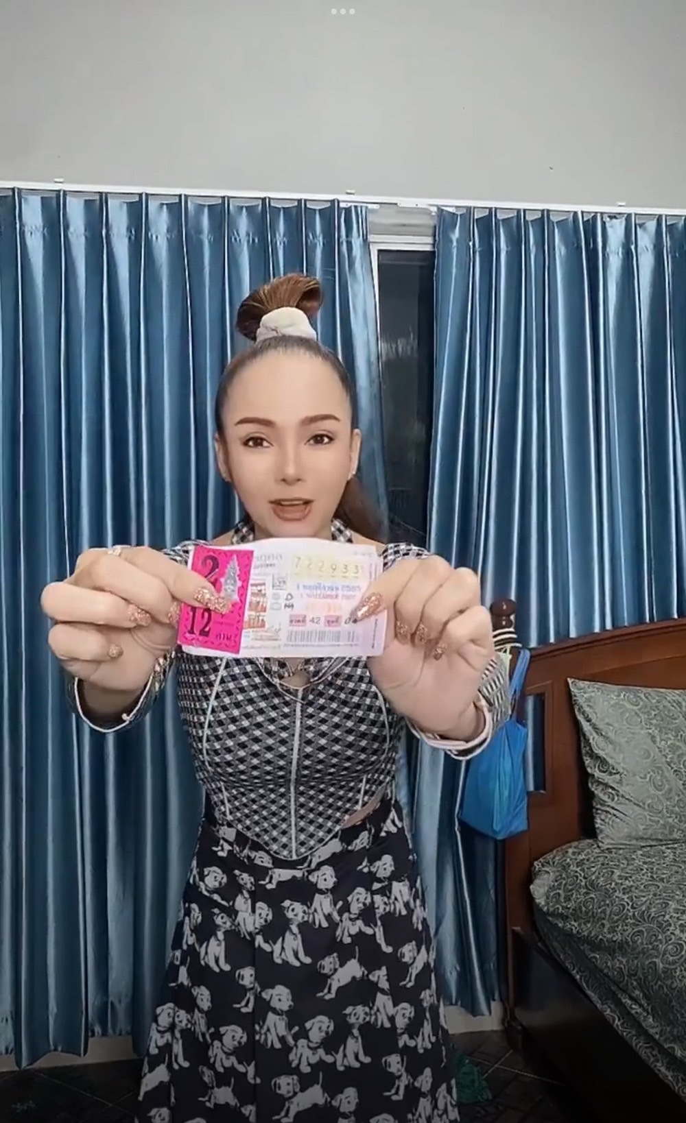 ปังไม่ไหว รวมพลคนลูกทุ่ง ถูกลอตเตอรี่งวดวันที่ 1 ต.ค. เพียบ
