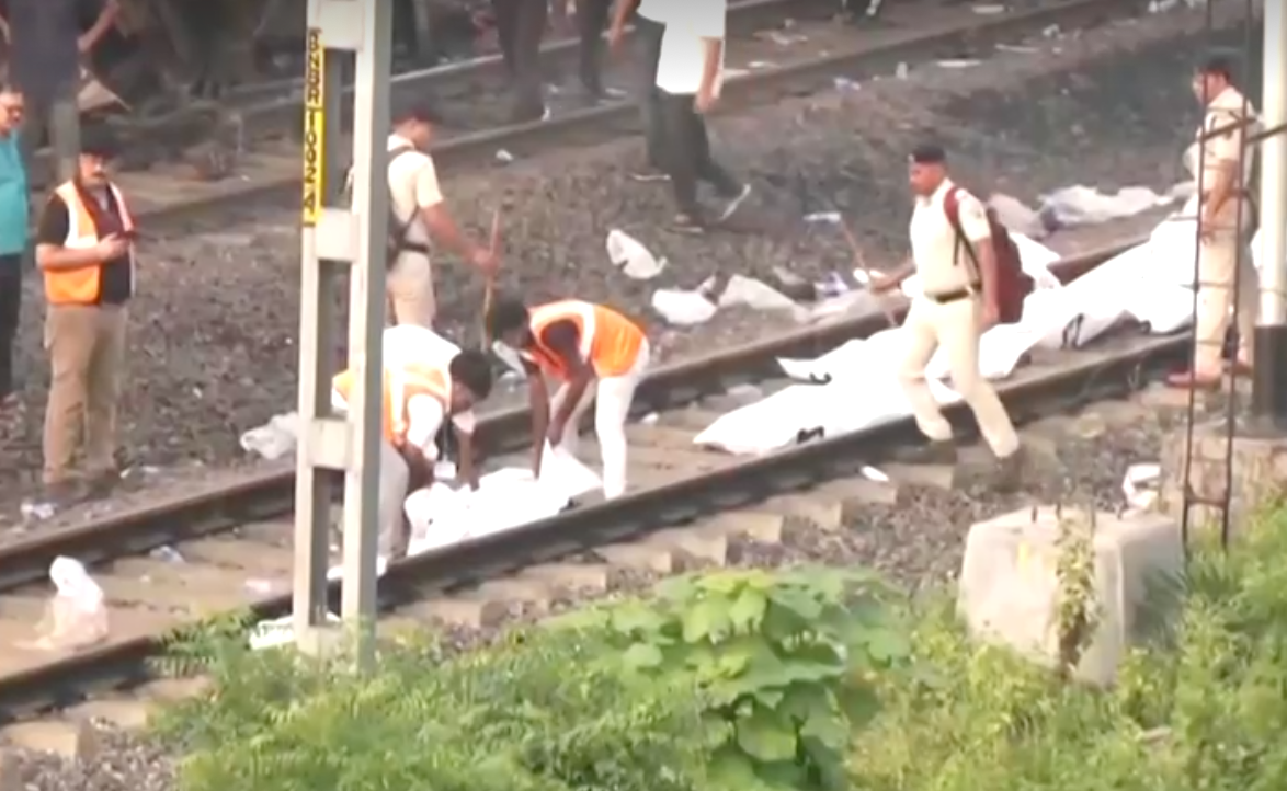 คืบหน้า “รถไฟชนกันที่อินเดีย” ยอดเสียชีวิตพุ่งเกือบ 300 ราย มากสุด 20 ปี