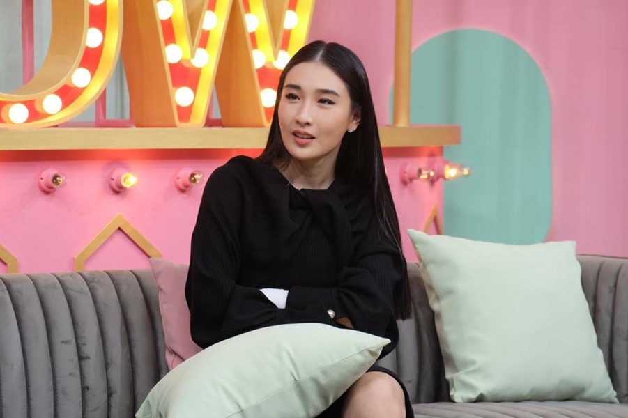  กระติ๊บ ชวัลกร เล่าโมเมนต์ความรักแฟนหนุ่มนอกวงการ 10 ปีไม่มีเบื่อ!!