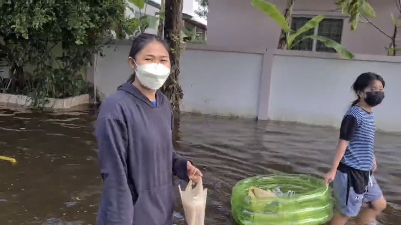 นนทบุรีพบ 3 หมู่บ้านดัง ถูกน้ำท่วม ชาวบ้านเดือดร้อนหนัก
