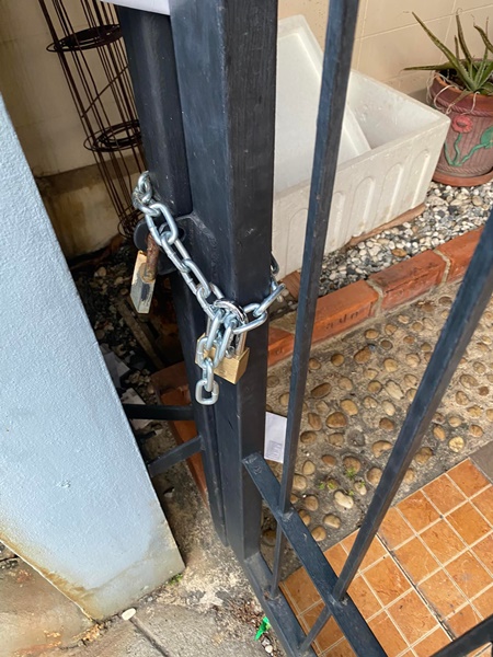 แซนวิช ปภาดา งง!! เจอโซ่คล้องประตูบ้าน ถามทำเพื่ออะไร รังแกกันทำไม แซนวิช ปภาดา งง!! เจอโซ่คล้องประตูบ้าน ถามทำเพื่ออะไร รังแกกันทำไม