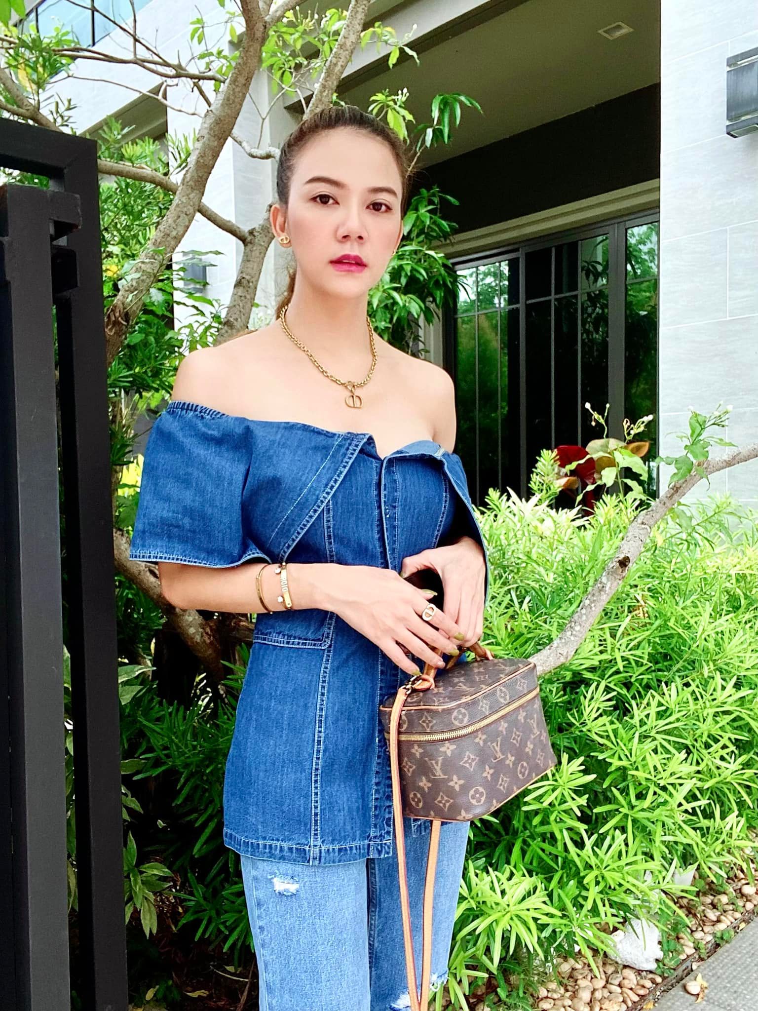 จ๊ะ นงผณี ฟาดอีก! อยากมีต้องมีด้วยตัวเอง พร้อมอัปเดตแพ้ควันบุหรี่จนต้องหาหมอ... จ๊ะ นงผณี ฟาดอีก! อยากมีต้องมีด้วยตัวเอง พร้อมอัปเดตแพ้ควันบุหรี่จนต้องหาหมอ...