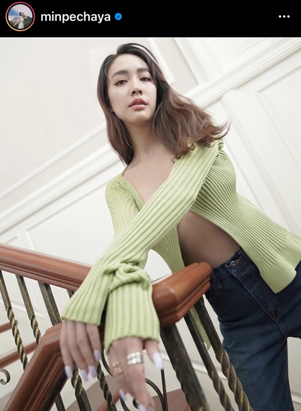 ส่องแฟชั่นเสื้อแหวกอก ของสาวๆ คนดัง ประชันความเซ็กซี่แซ่บไม่มีเบรก!!