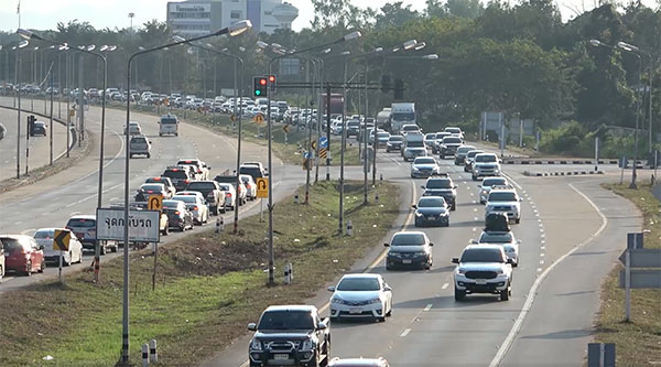 สายเหนือช่วงลำปางรถแน่น! ปชช.เดินทางเร่งกลับภูมิลำเนา