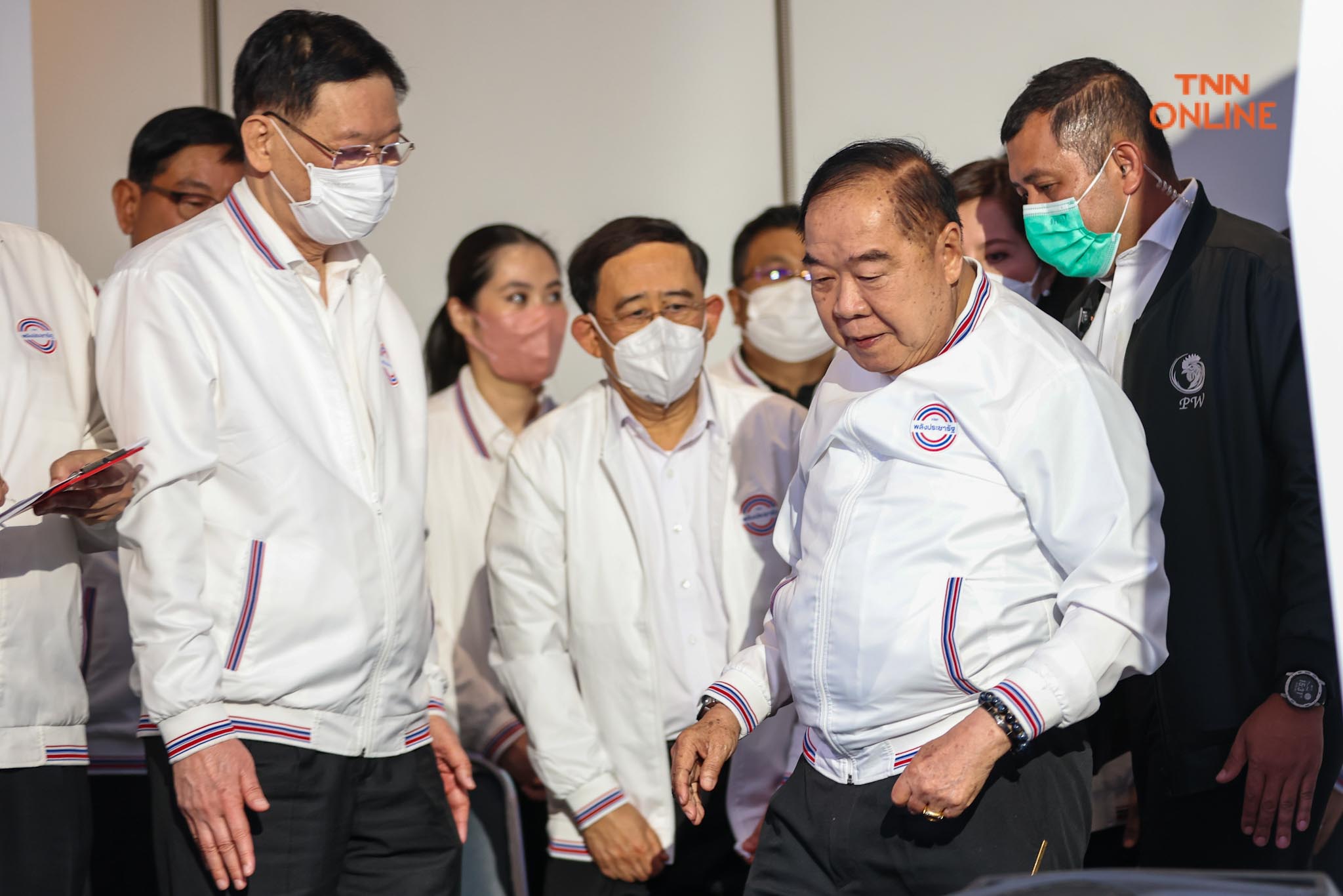 พล.อ.ประวิตรเปิดนโยบาย เพิ่มเงินบัตรสวัสดิการแห่งรัฐ 700 บาท/เดือน พล.อ.ประวิตรเปิดนโยบาย เพิ่มเงินบัตรสวัสดิการแห่งรัฐ 700 บาท/เดือน