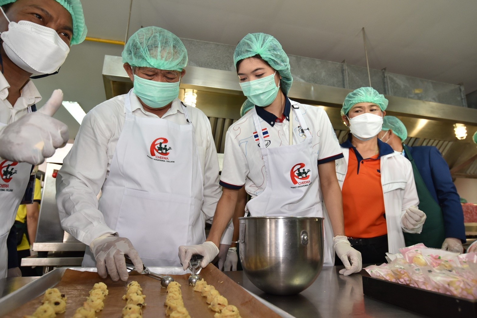 น้องเทนนิส ทำข้าวกล่องเป็นกำลังใจบุคลากรทางการแพทย์ 