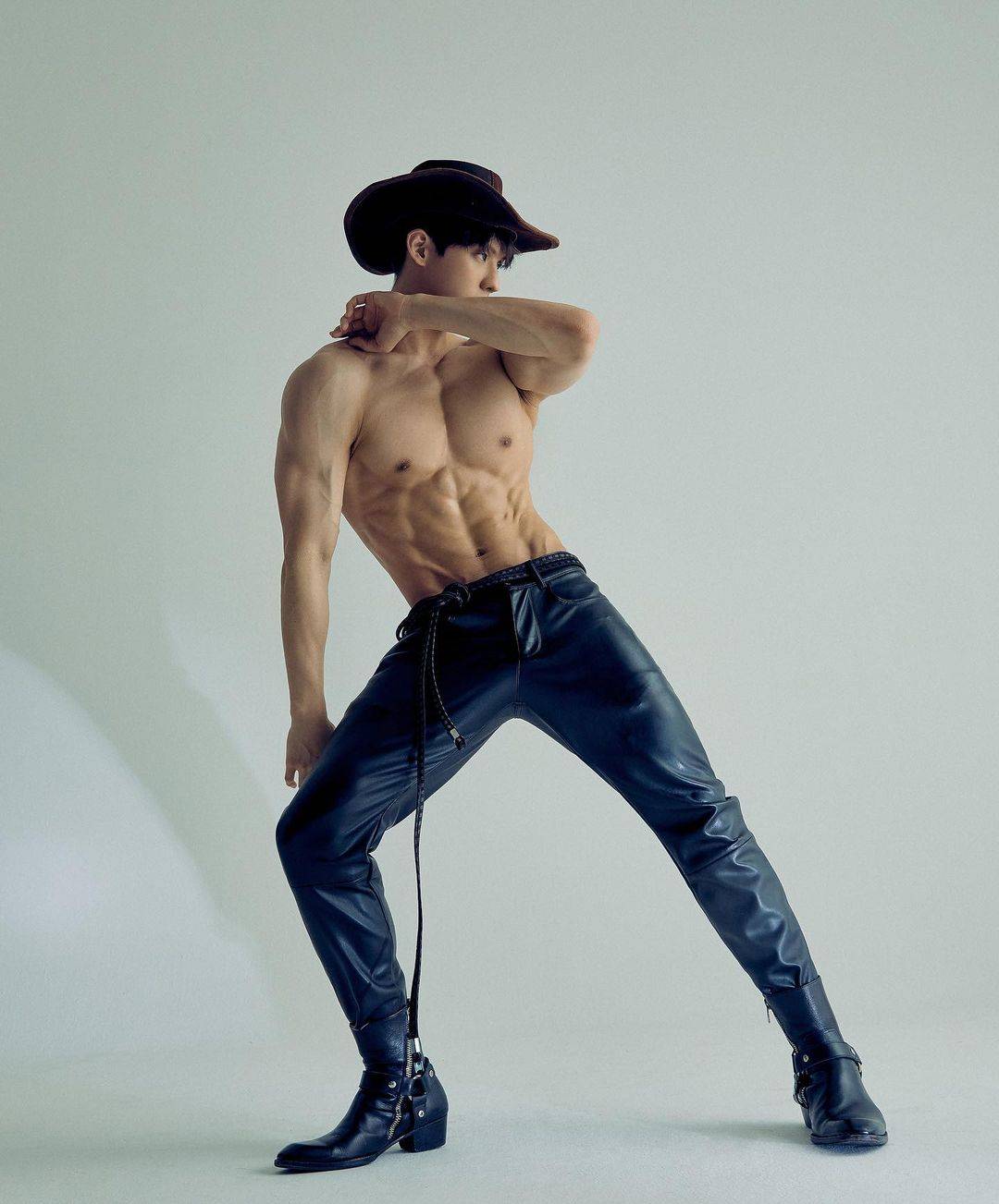 มินฮยอก BTOB อวดหุ่นล่ำที่สุดในชีวิตลง IG ส่วนตัว มินฮยอก BTOB อวดหุ่นล่ำที่สุดในชีวิตลง IG ส่วนตัว