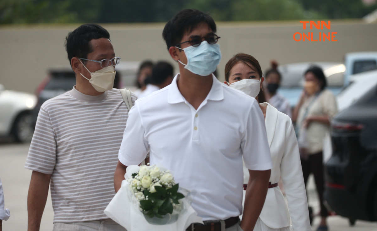 โตโน่ ภาคิน และเพื่อนดาราร่วมพิธีไว้อาลัย แตงโม นิดา วันสุดท้าย โตโน่ ภาคิน และเพื่อนดาราร่วมพิธีไว้อาลัย แตงโม นิดา วันสุดท้าย