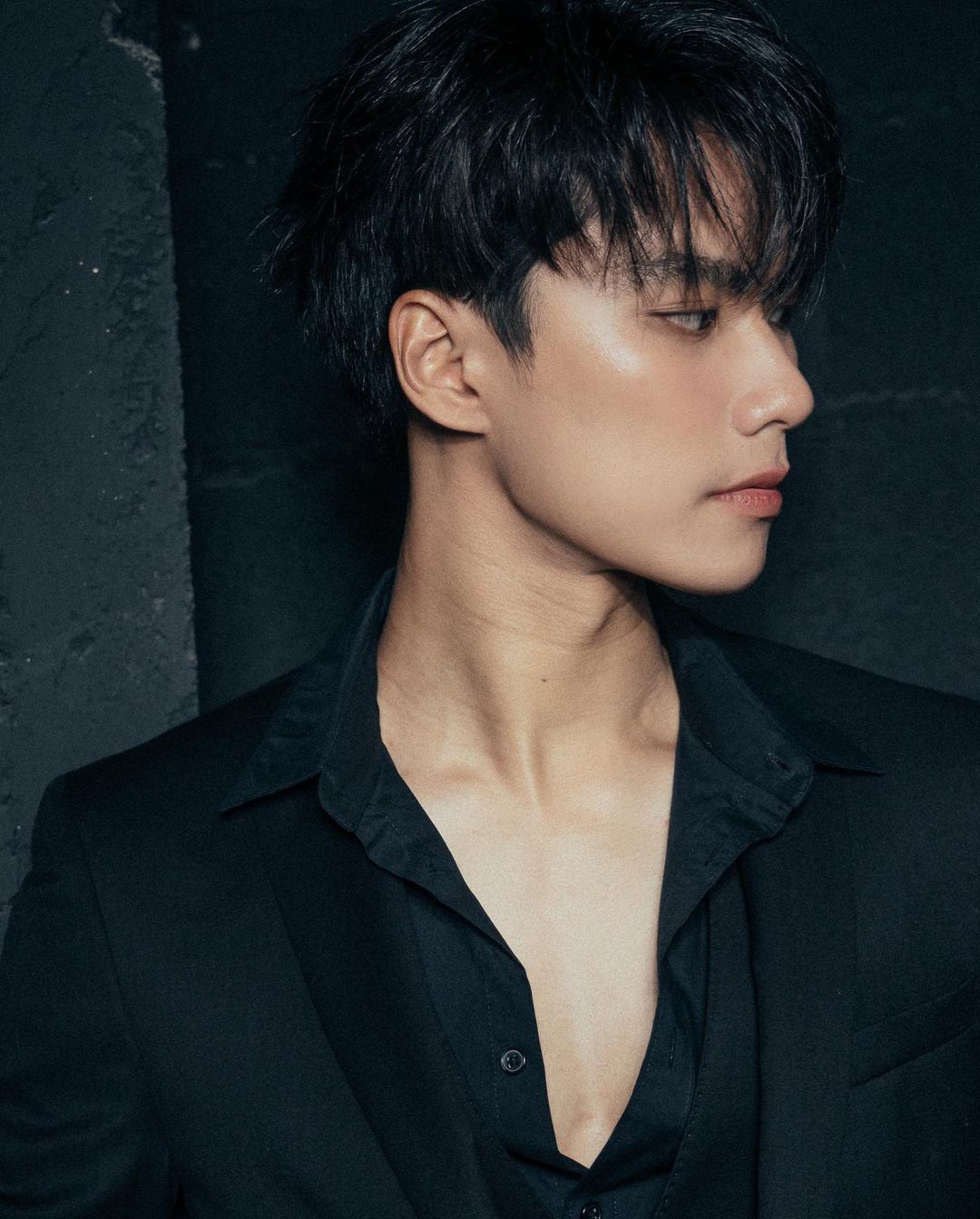 ฟ้องดำเนินคดีแบรนด์สินค้า ปลด! โอม ภวัต ออกจากการเป็นพรีเซนเตอร์