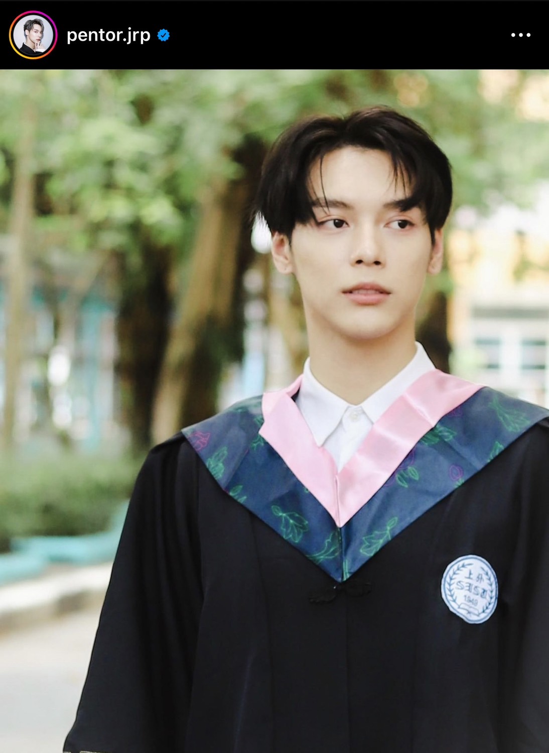 แฟนคลับแห่ยินดี เป็นต่อ จีรภัทร เรียนจบมหาวิทยาลัยชื่อดังของจีนแล้ว พร้อมคว้า 2 รางวัลเรียนดีมาชื่นชม 