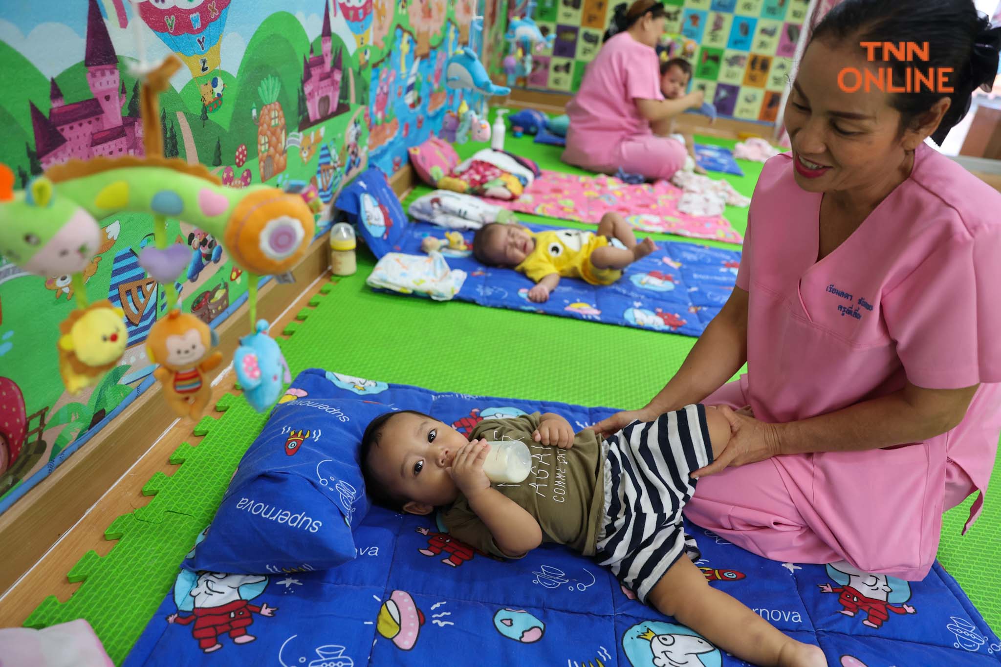 ชูต้นแบบ “เด แคร์” พัฒนาเด็กไทยด้วย “นมแม่และเลี้ยงดูคู่เรียนรู้” ชูต้นแบบ “เด แคร์” พัฒนาเด็กไทยด้วย “นมแม่และเลี้ยงดูคู่เรียนรู้”